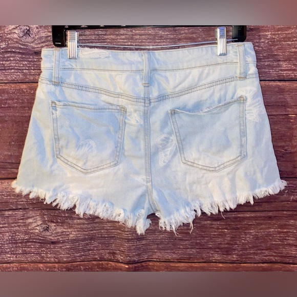 Butterfly Wing Distress Jean Short - Picture 6 of 9